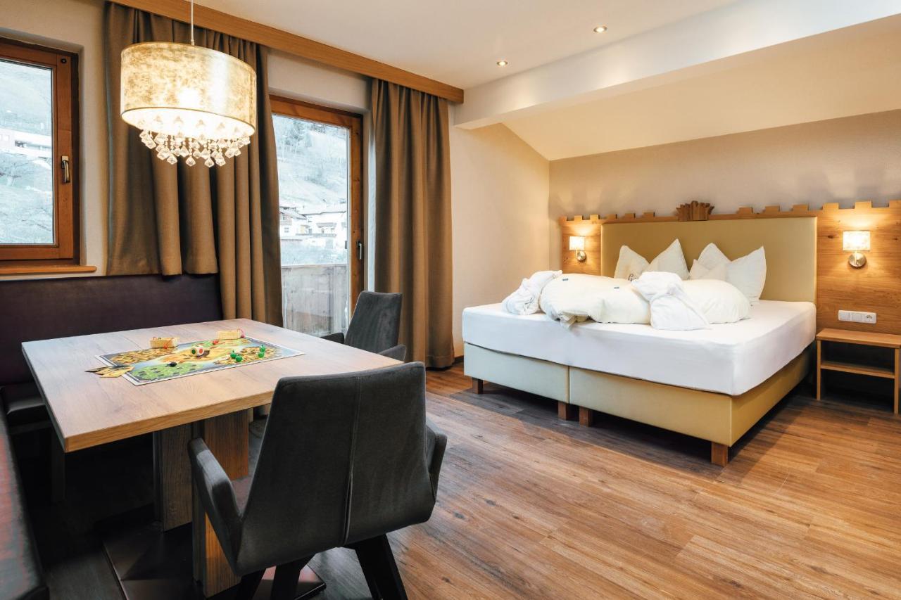Kinderhotel Laderhof Ladis Exteriör bild