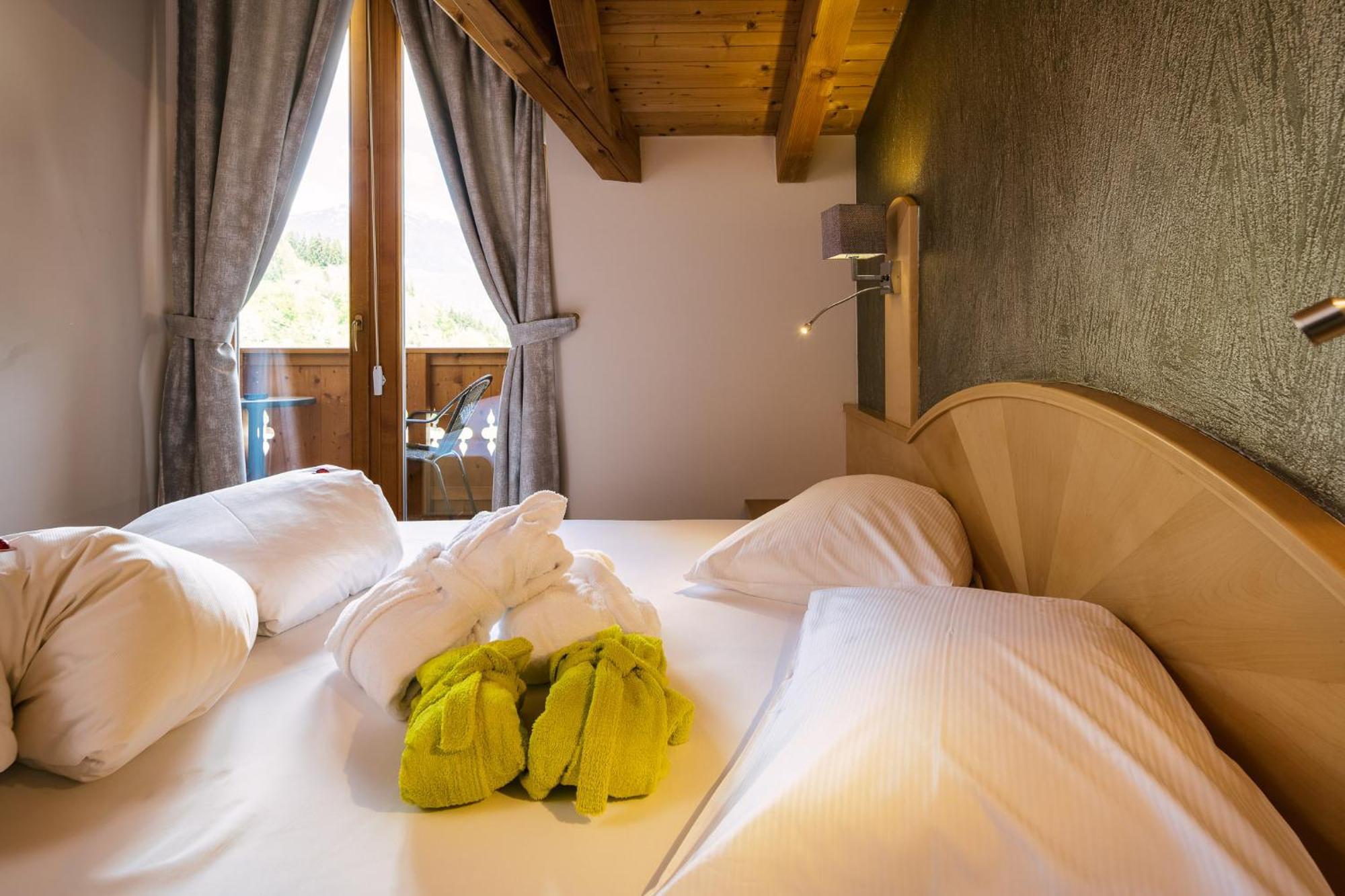 Kinderhotel Laderhof Ladis Exteriör bild